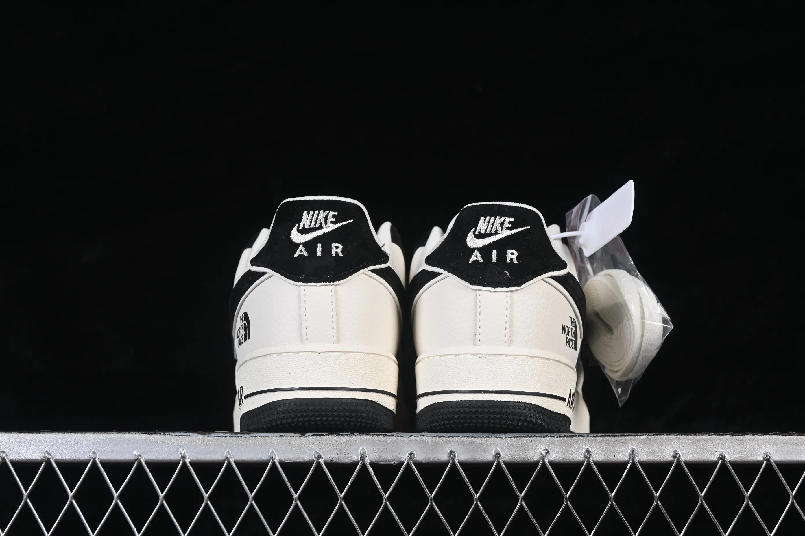 All categories Nk Air Force 1 Air Force series Nk Air Force 1 Low Air Force low top Nike Air Force 1'07 Low North Face joint classic black Air Force 1 low top casual sneakers DD1982-332